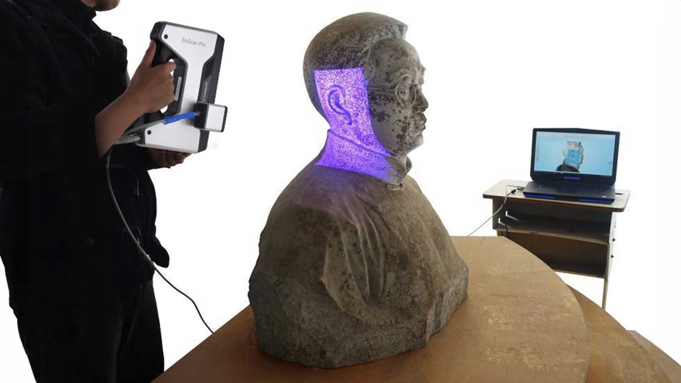 Artec Eva device scanning on object